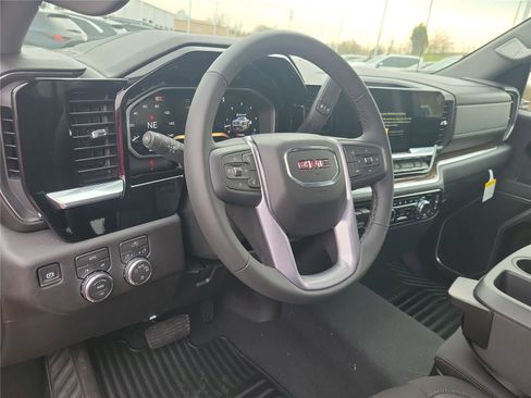 New 2026 GMC Sierra 1500 SLE w/ Preferred Package image 17