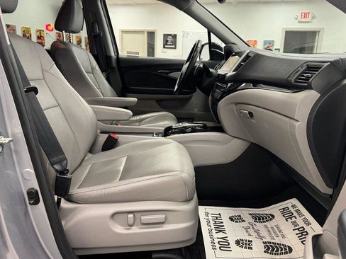 Used 2018 Honda Pilot Elite image 11