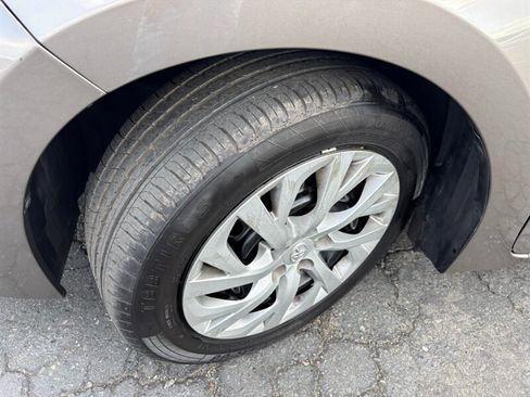 Used 2017 Toyota Corolla LE FWD image 22