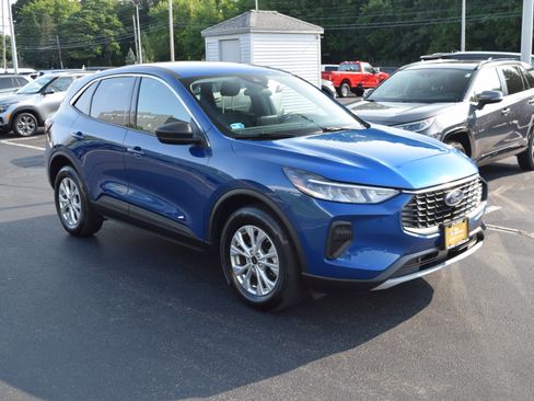 Used 2023 Ford Escape Active AWD/4WD image 1