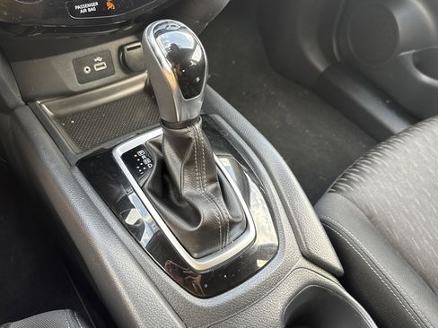 Used 2020 Nissan Rogue SV AWD/4WD image 23