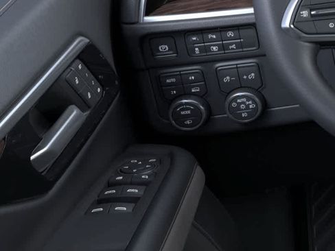 New 2026 Chevrolet Suburban Premier AWD/4WD image 22