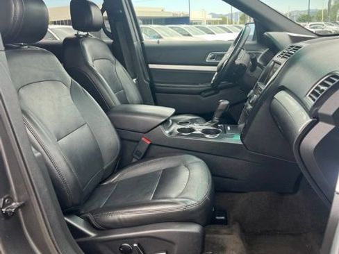 Used 2016 Ford Explorer XLT w/ Equipment Group 202A FWD image 34