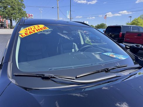 Used 2023 Nissan Murano SV w/ SV Midnight Edition Package image 11