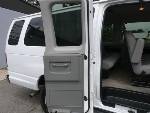 Used 2012 Ford E-350 and Econoline 350 XLT RWD image 24