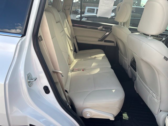 Used 2021 Lexus GX 460 Premium w/ Premium Package AWD/4WD image 16
