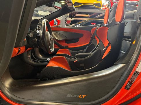Used 2020 McLaren 600LT Spider RWD image 17