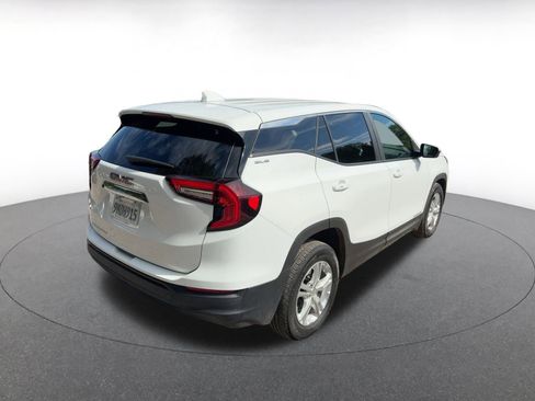 Used 2024 GMC Terrain SLE image 9