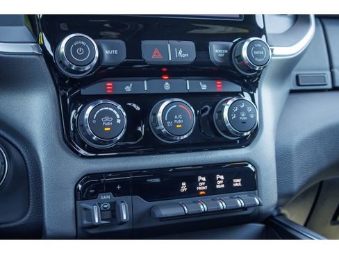 Used 2025 RAM 1500 Big Horn AWD/4WD image 27