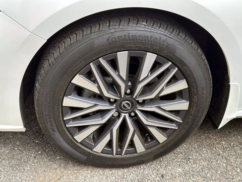 Certified 2023 Nissan Altima 2.5 SV AWD/4WD image 8