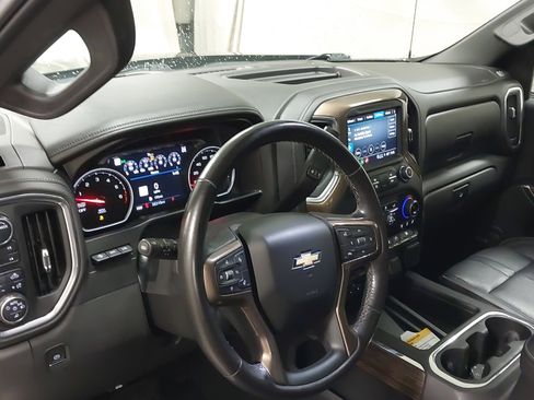 Used 2021 Chevrolet Silverado 1500 High Country w/ Technology Package AWD/4WD image 17