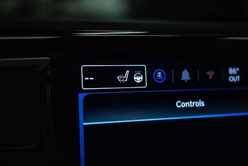 Used 2025 Chrysler Pacifica Select FWD image 21