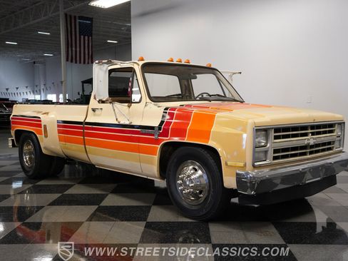 Used 1988 Chevrolet Silverado 3500 2WD Regular Cab image 16