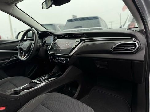 Used 2023 Chevrolet Bolt EUV LT w/ Comfort Package image 19