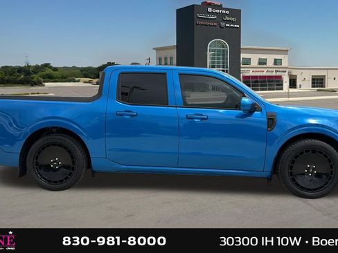 Used 2025 Ford Maverick Lobo AWD/4WD image 3