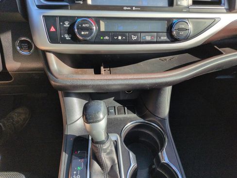 Used 2014 Toyota Highlander Limited FWD image 19