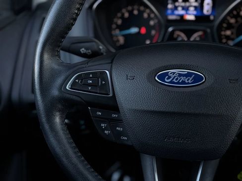 Used 2016 Ford Focus SE w/ SE Cold Weather Package image 21