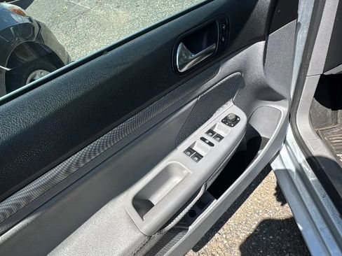 Used 2009 Volkswagen Jetta SEL FWD image 10