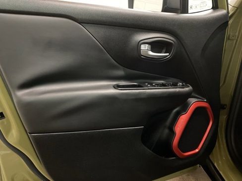 Used 2015 Jeep Renegade Trailhawk w/ Premium Leather Group image 15