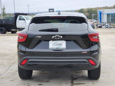 Used 2024 Chevrolet Trax RS w/ Sunroof Package image 7