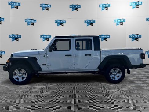 Certified 2022 Jeep Gladiator Sport image 3