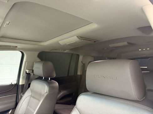 Used 2019 GMC Yukon XL Denali w/ Open Road Package AWD/4WD image 15