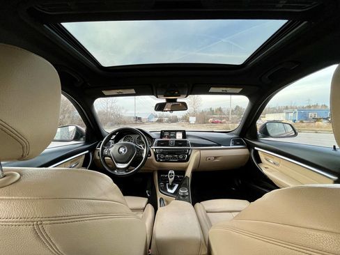 Used 2018 BMW 330i xDrive Sedan w/ Premium Package image 18