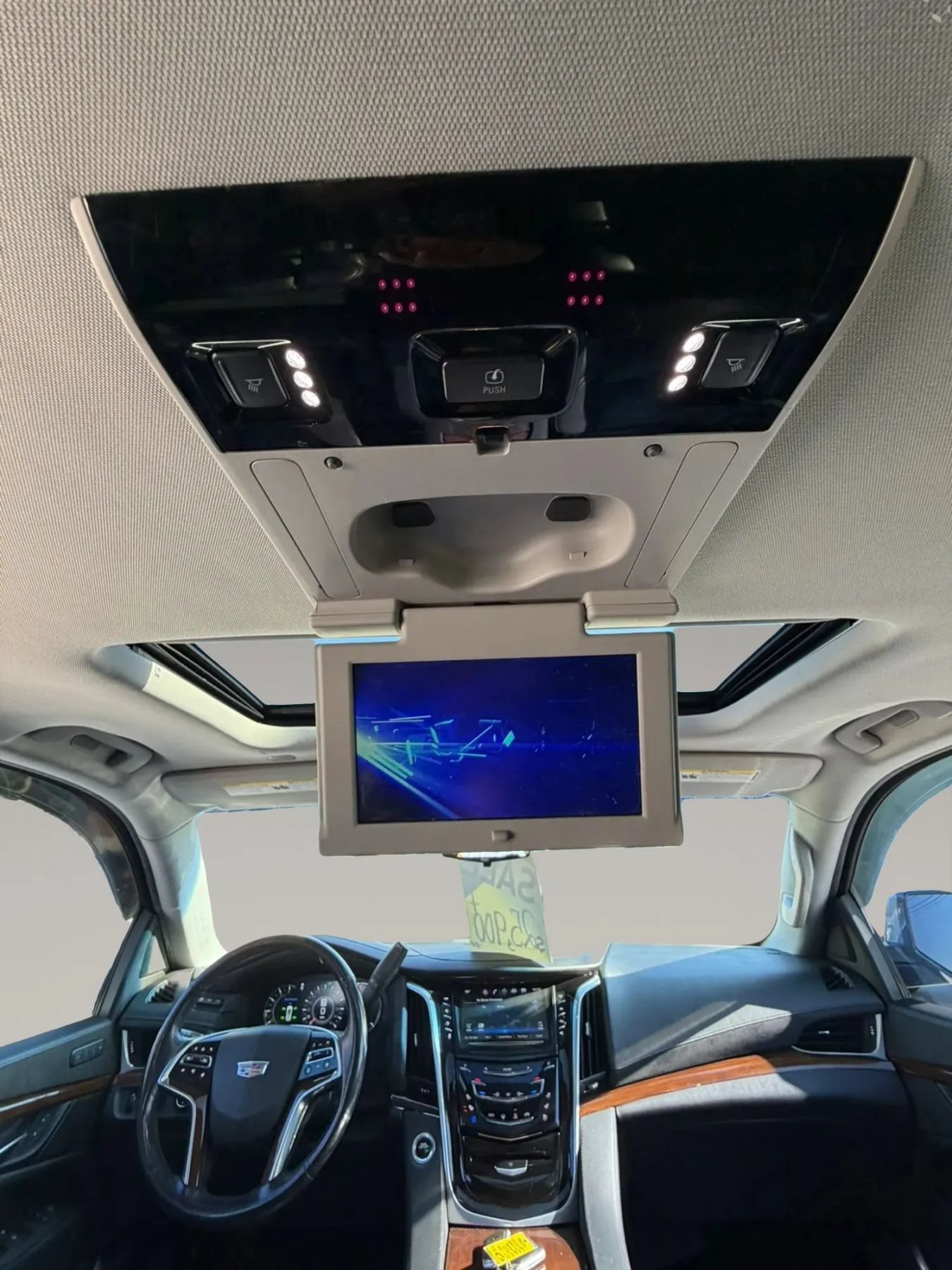 Used 2019 Cadillac Escalade Luxury AWD/4WD image 19