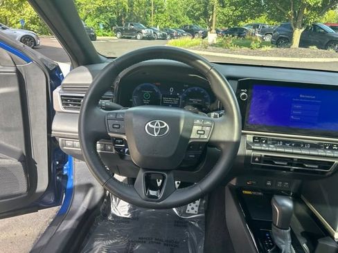 Used 2025 Toyota Camry XSE FWD image 15