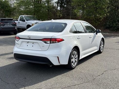 Used 2024 Toyota Corolla LE image 2