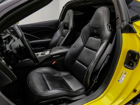 Used 2015 Chevrolet Corvette Z06 w/ 3LZ Preferred Equipment Group RWD image 51