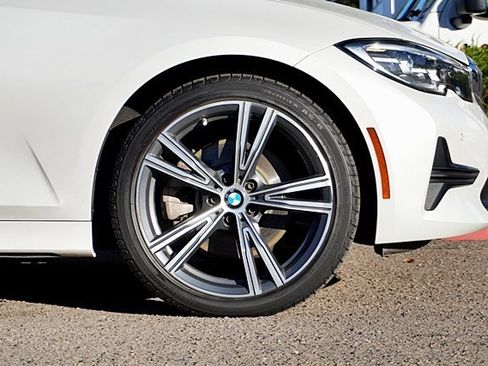 Used 2022 BMW 330i Sedan w/ Driving Assistance Package image 8