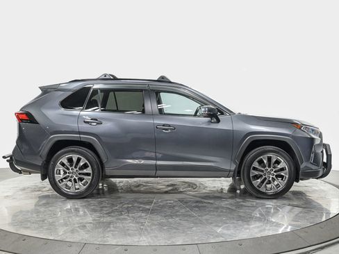 Used 2021 Toyota RAV4 XLE Premium AWD/4WD image 8