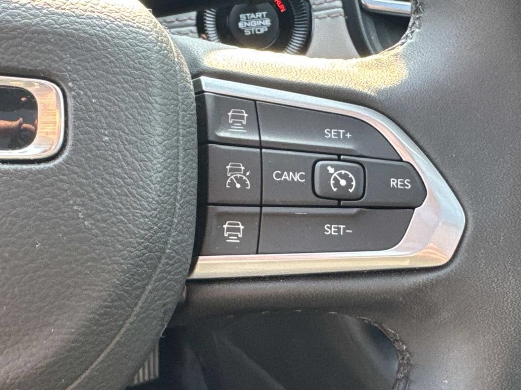 Used 2025 Jeep Compass Limited w/ Elite Group AWD/4WD image 38