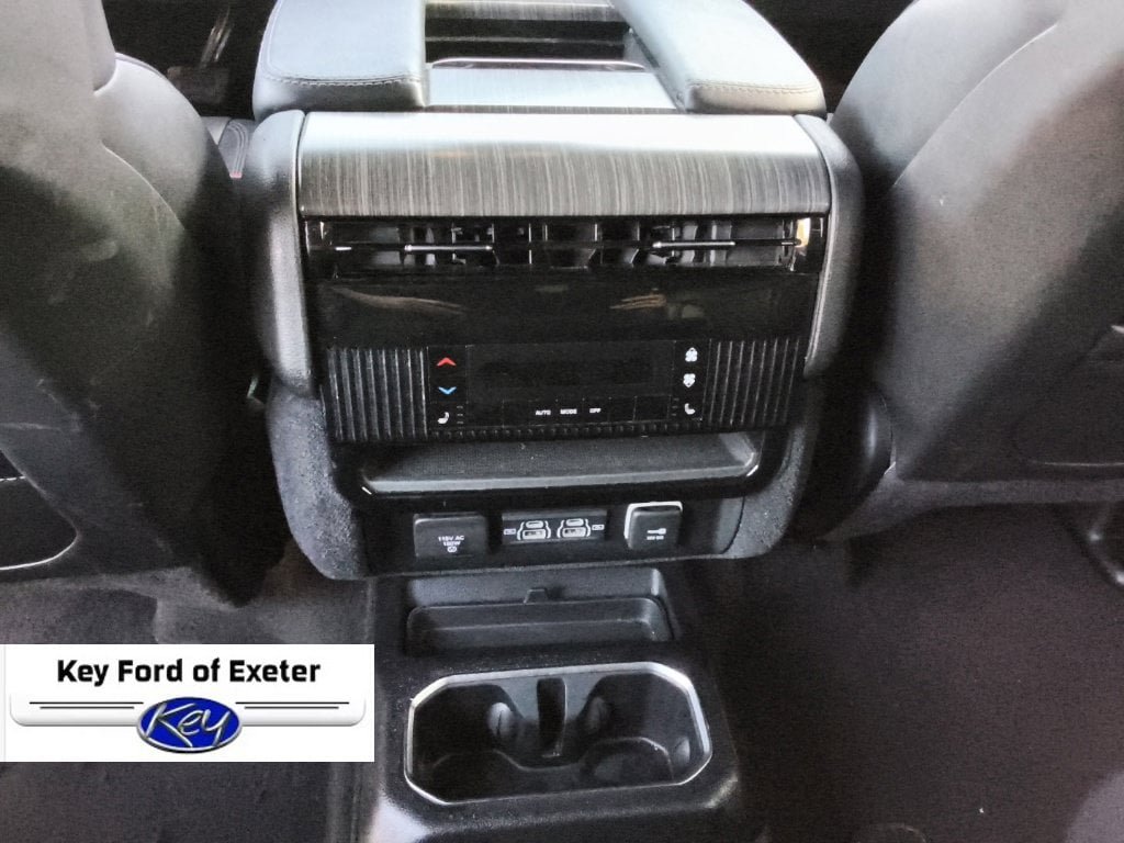 Used 2024 Jeep Wagoneer Series II AWD/4WD image 23