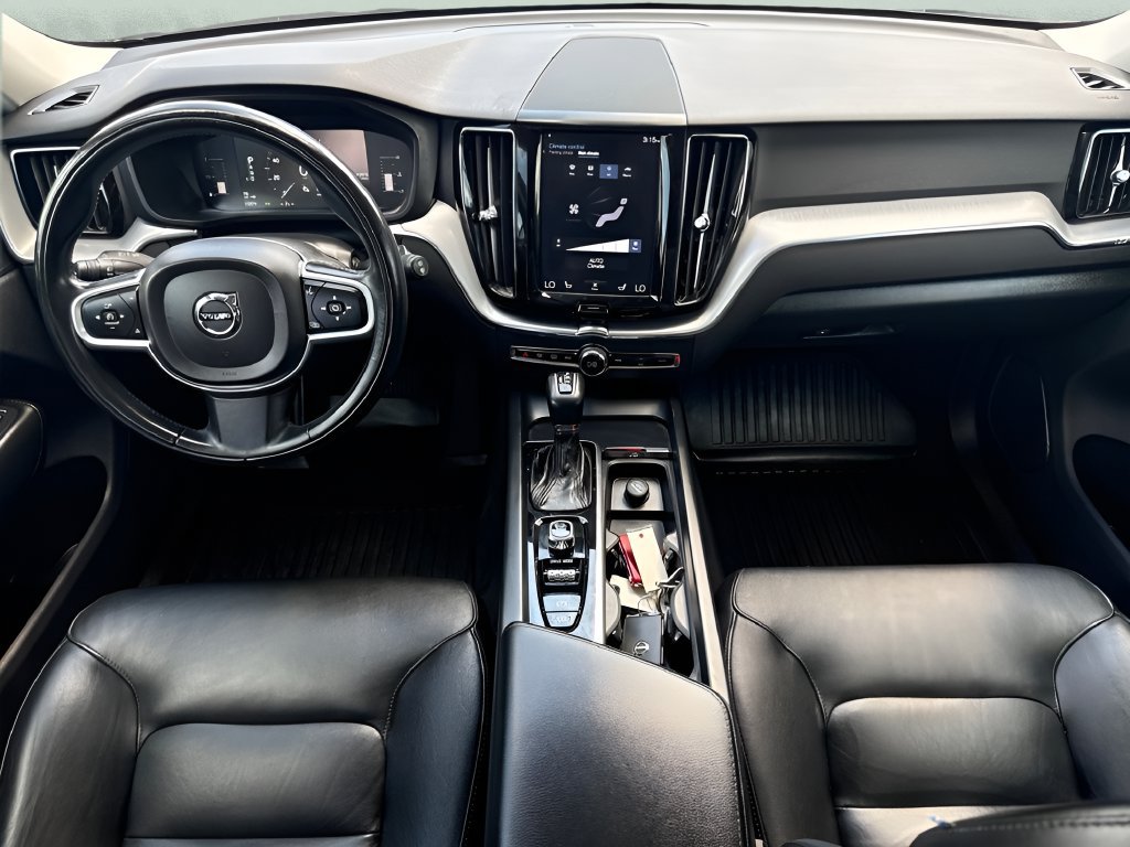 Used 2019 Volvo XC60 T6 Momentum w/ Premium Package AWD/4WD image 14