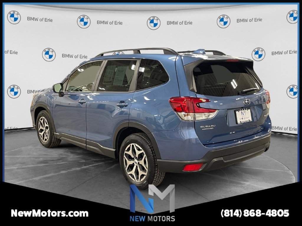 Used 2021 Subaru Forester Premium AWD/4WD image 3