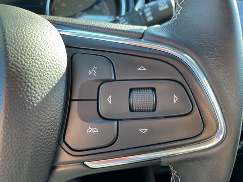 Used 2022 Buick Encore GX Essence w/ Experience Buick Package image 13