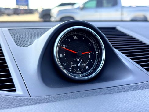 Used 2020 Porsche Macan image 36