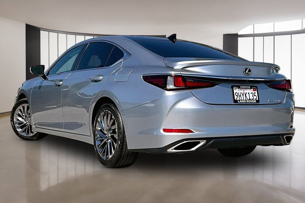 Used 2024 Lexus ES 350 w/ Accessory Package (Z1) FWD image 4