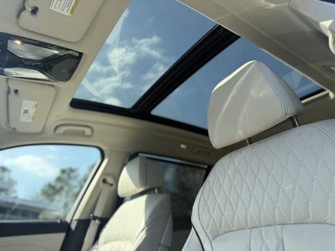 Certified 2025 BMW X7 xDrive40i w/ Executive Package image 21