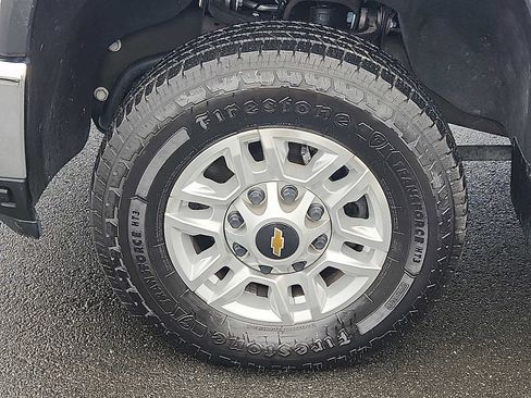 Used 2024 Chevrolet Silverado 2500 LT image 8