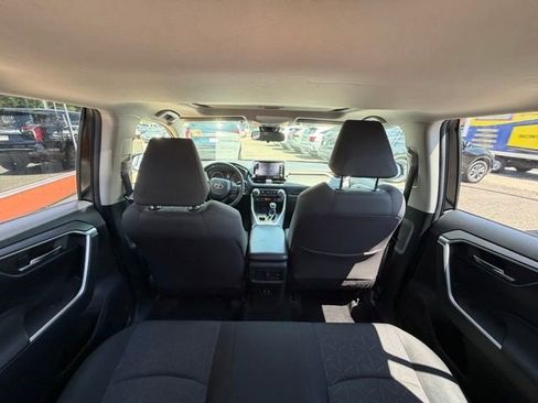 Used 2019 Toyota RAV4 XLE w/ Convenience Package AWD/4WD image 18