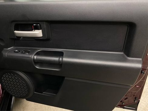 Used 2007 Toyota FJ Cruiser 4WD w/ Convenience Pkg image 26