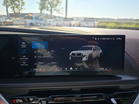 Used 2025 BMW XM AWD/4WD image 25