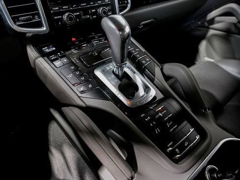 Used 2013 Porsche Cayenne Diesel AWD/4WD image 14