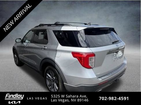 Used 2023 Ford Explorer XLT w/ Equipment Group 202A RWD image 2