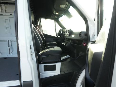 Used 2024 Mercedes-Benz Sprinter 144 Cargo image 8