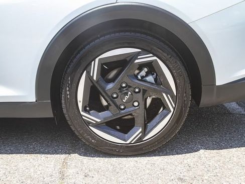 Certified 2025 Kia K4 GT-Line Turbo FWD image 12