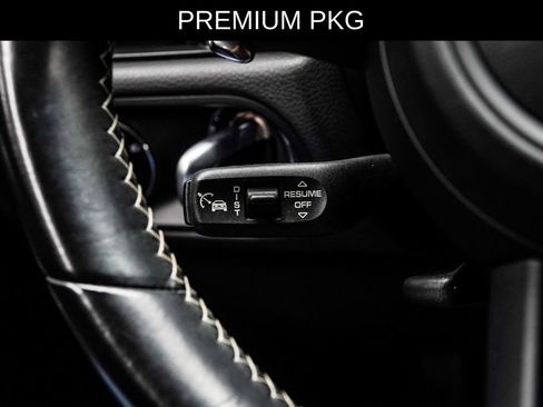 Used 2023 Porsche Macan Turbo AWD/4WD image 36